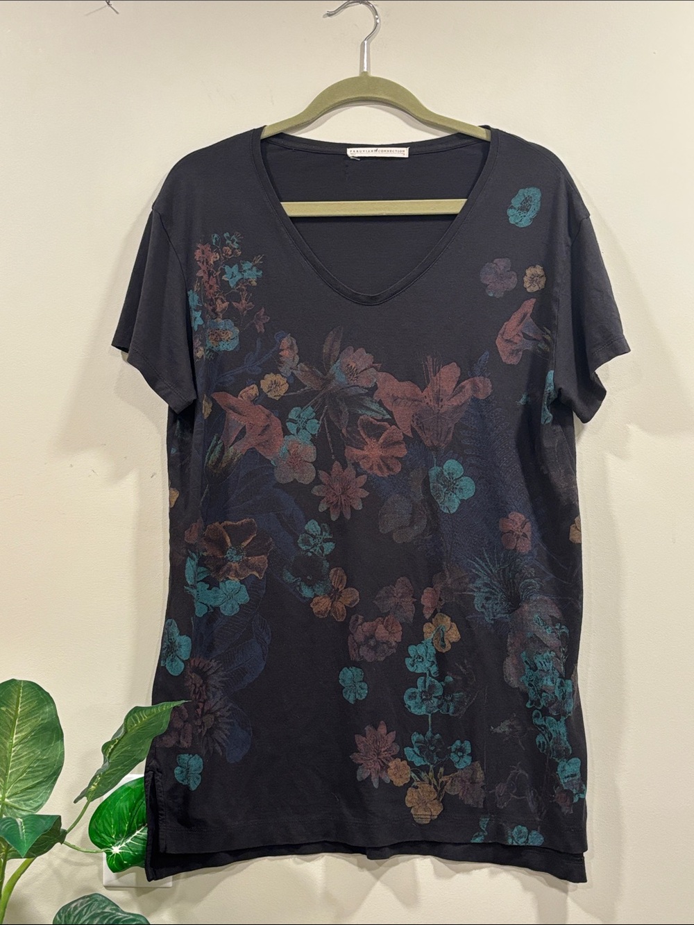 Peruvian Connection Pima Cotton Black Muted Floral V-Neck Short Sleeve Tee